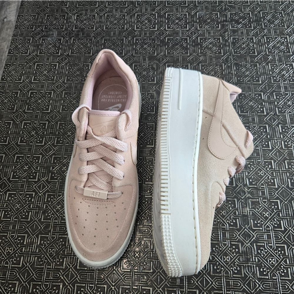 🐢 NIKE Air Force 1 Sage Low Size 5.5 Great Condition